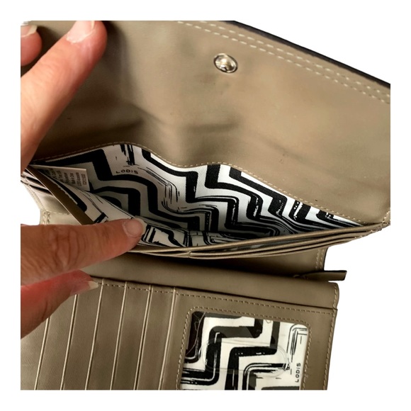 Lodis Magenta Pink Full Size Clutch Style Leather Wallet - Picture 5 of 10